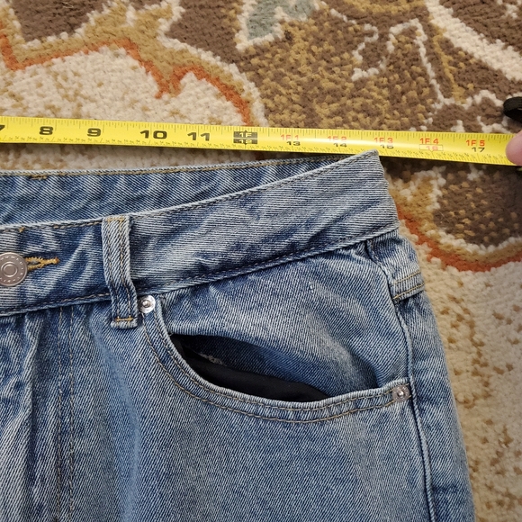 SUMWON Utility Wide Leg Cargo Jeans with Multiple Pockets S - Picture 4 of 8